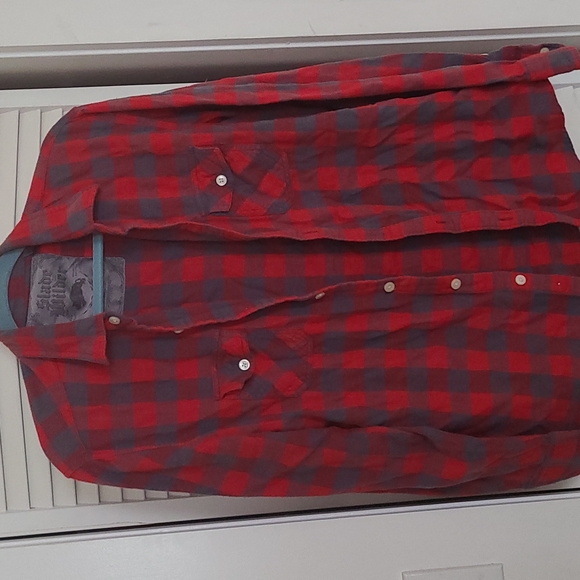 5 Stylish Boutique Button-Downs - Picture 9 of 10